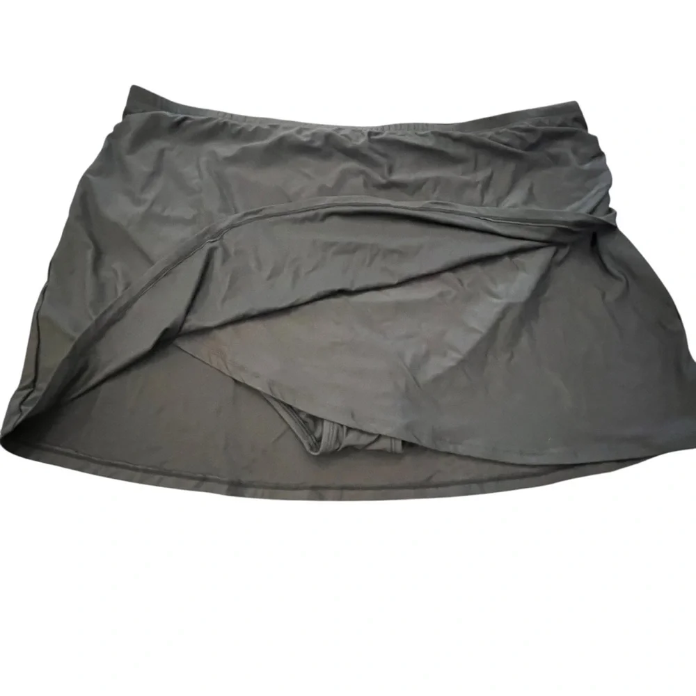 New Women's Size 2X Freshwater Swim Bottoms /‎ Skort Cross Skirt Front Black